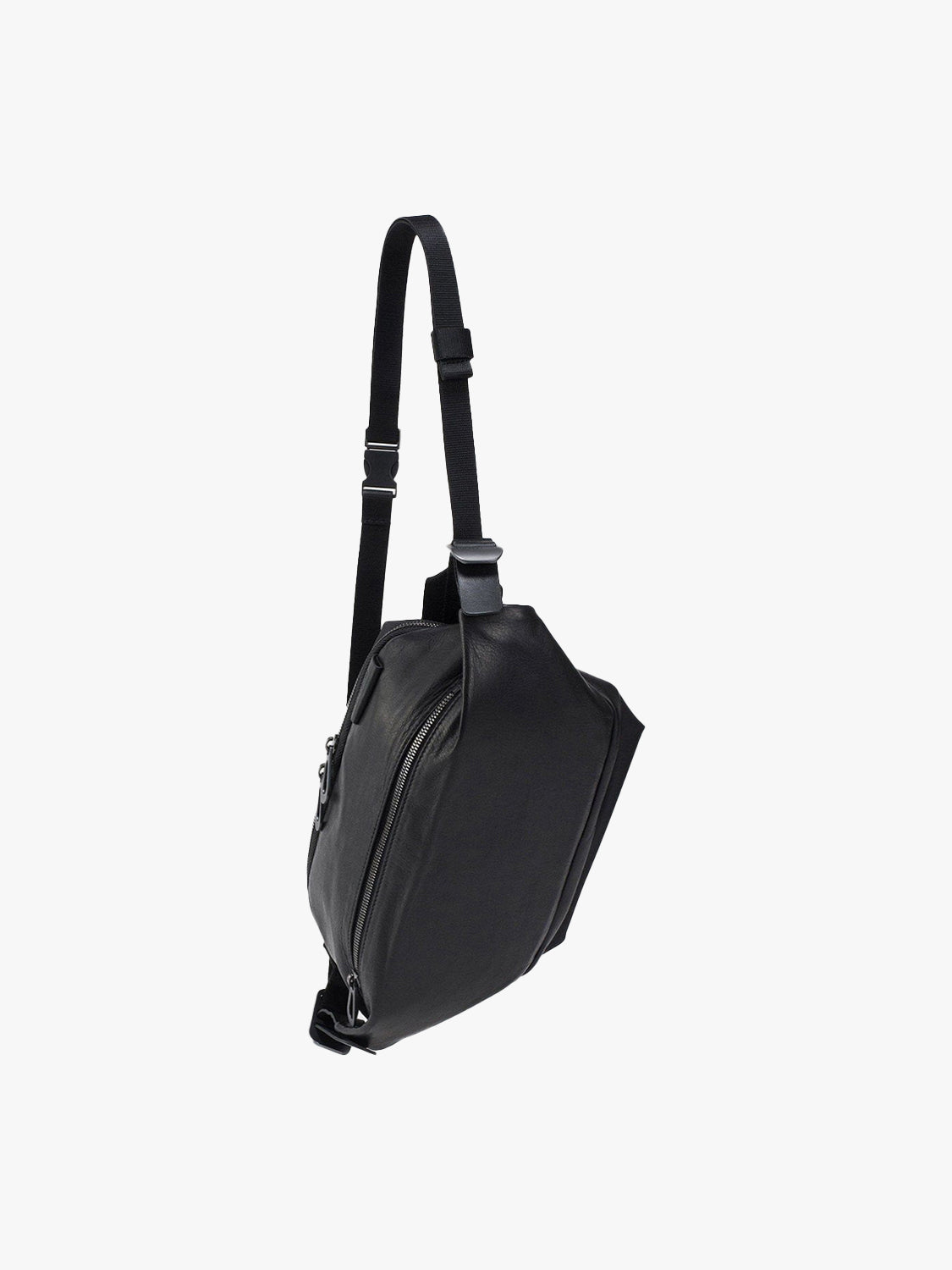 Isarau M Alias Leather Black