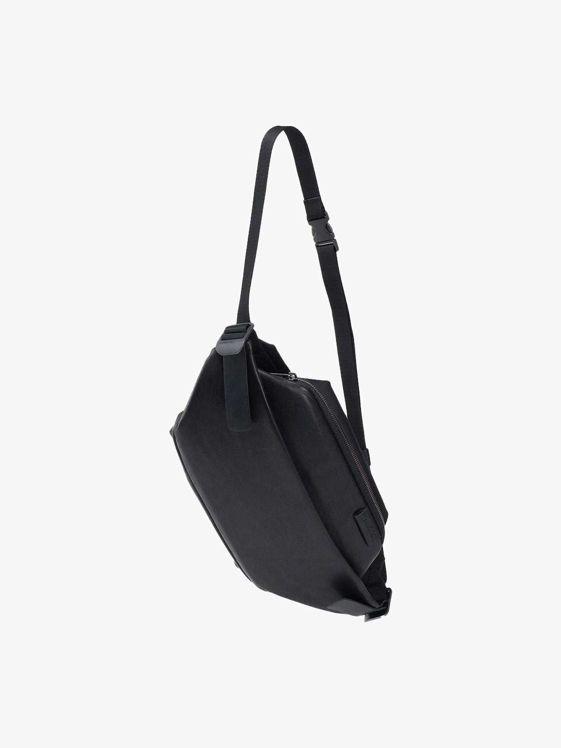 Isarau M Alias Leather Black