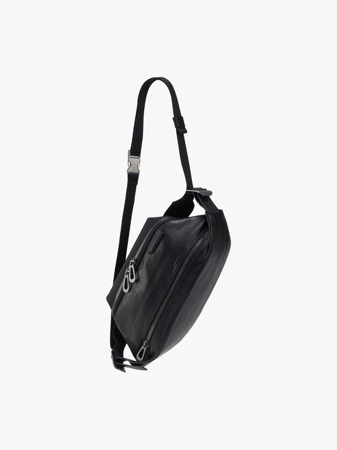 Isarau M Alias Leather Black