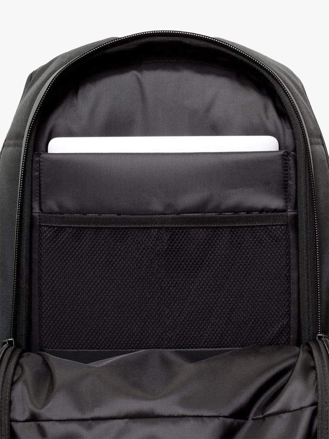 Isar M Obsidian Black