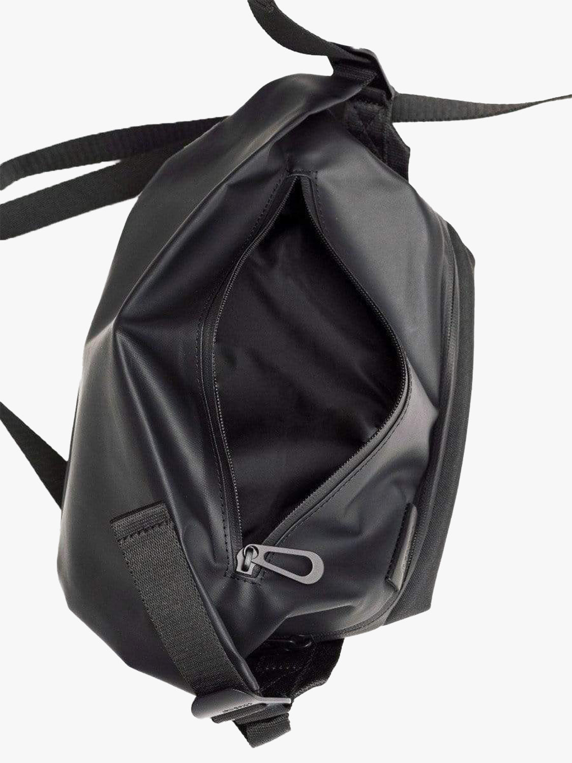 Isarau S Obsidian Black