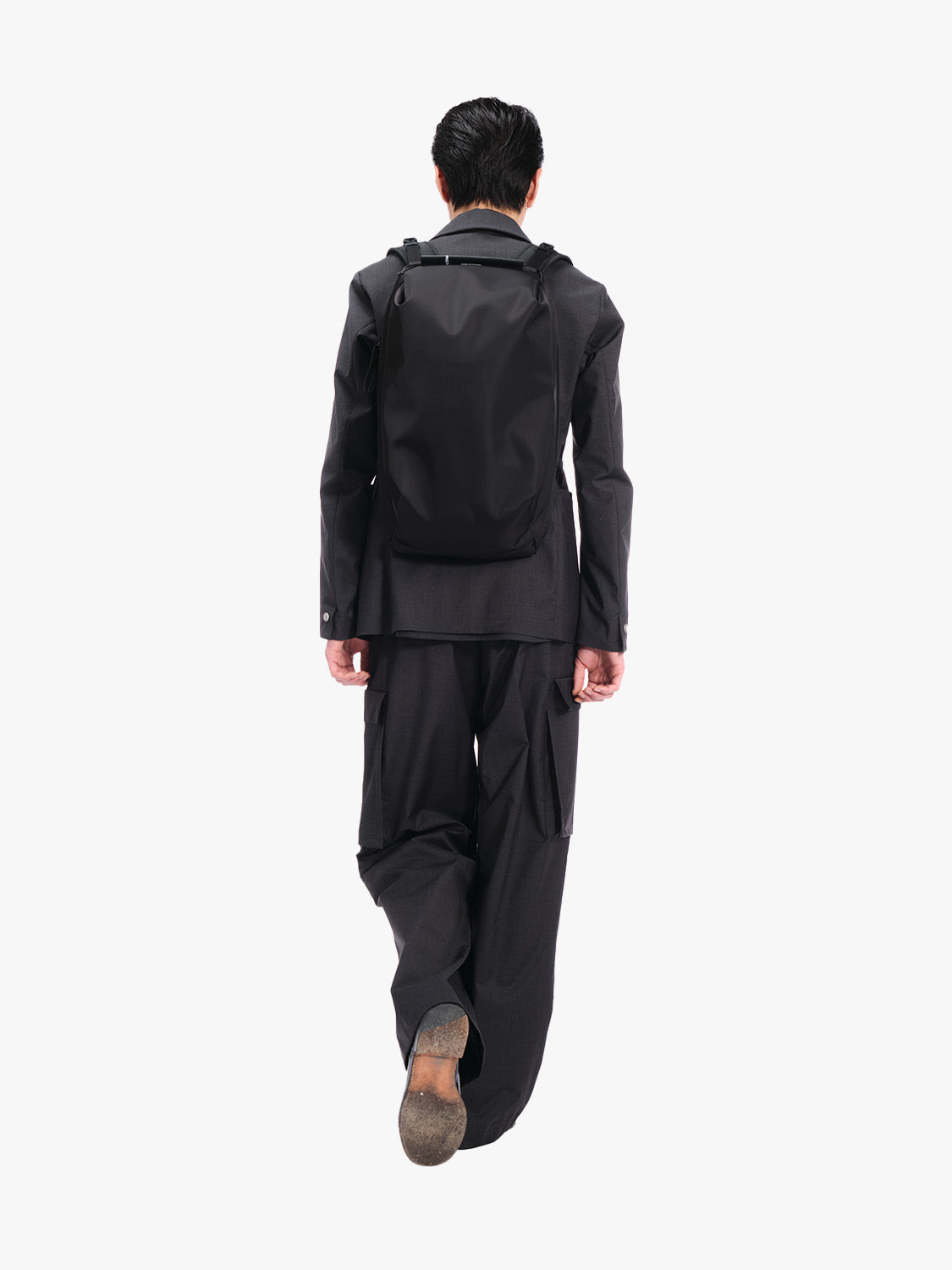 Saru Sleek Black