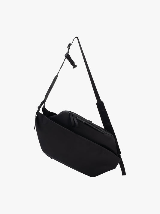 Isarau L Sleek Black