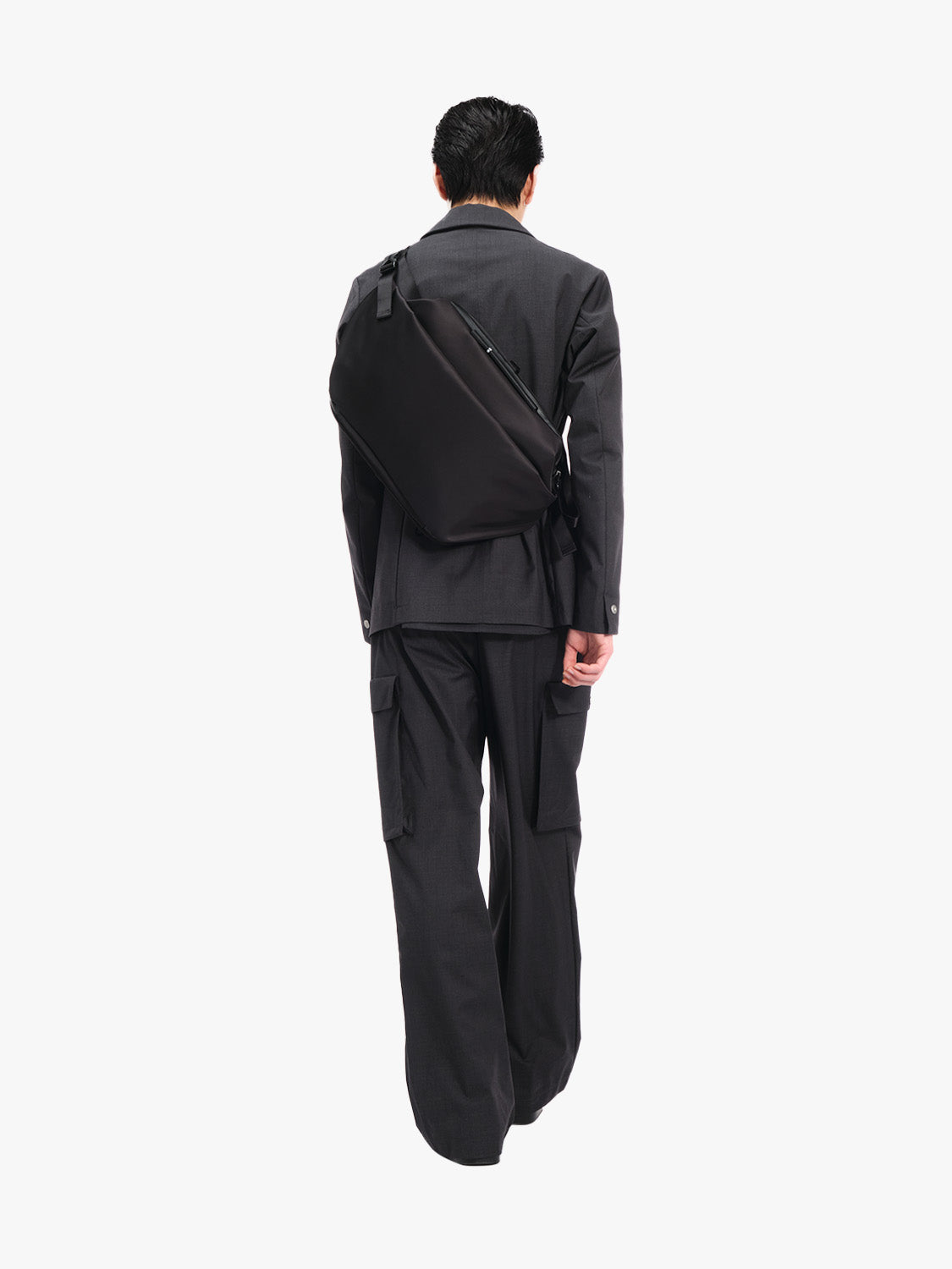 Isarau L Sleek Black