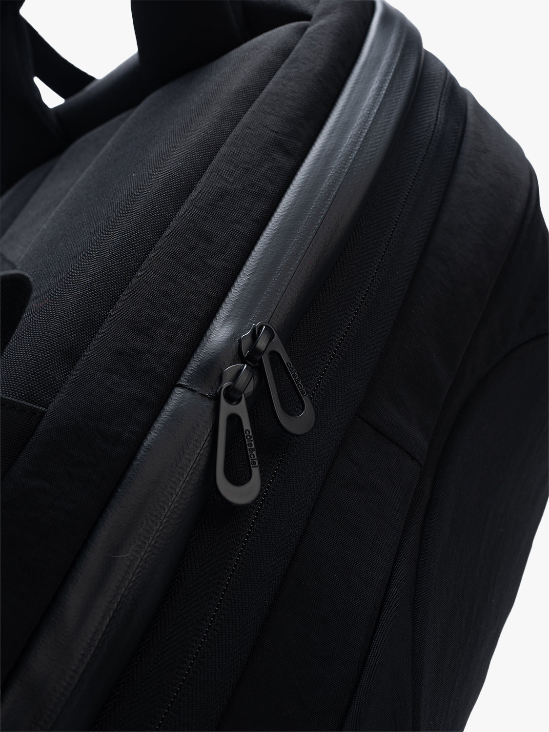 Elvo Carbon Black