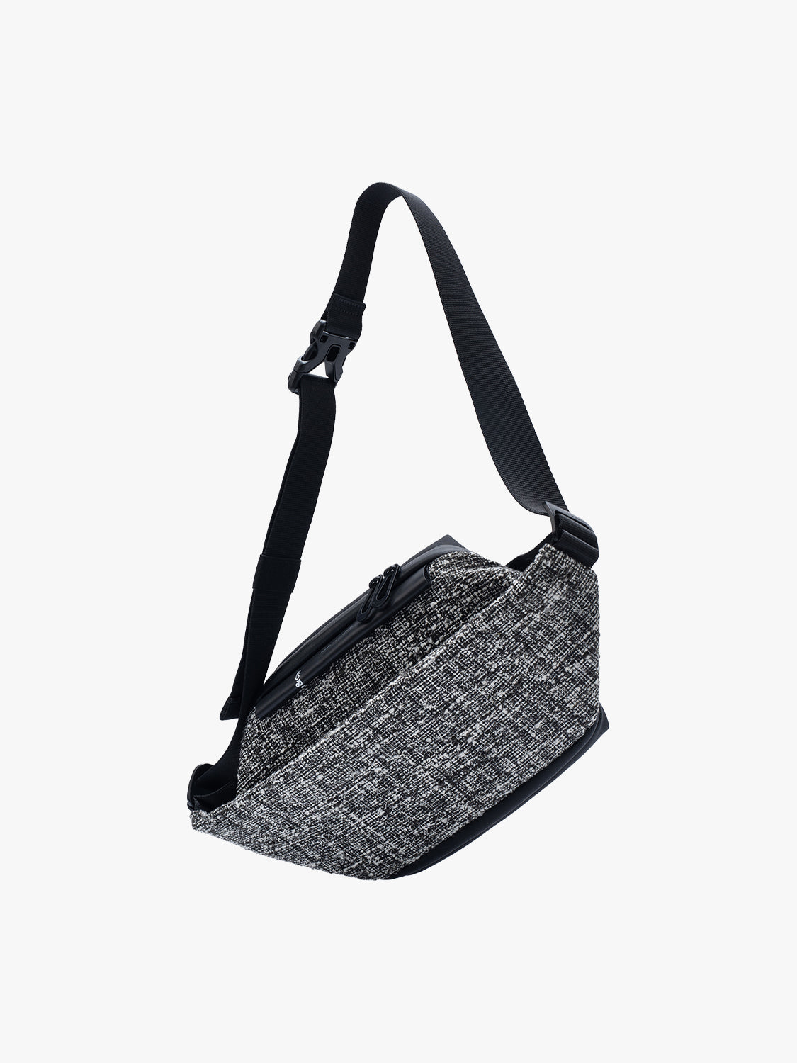 Isarau S Tweed Black & Cream